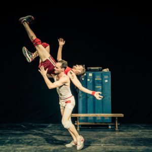 «UN POYO ROJO»: SIN PALABRAS
