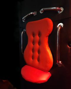 MOBILIARIO ERÓTICO PARA ADULTOS MAYORES