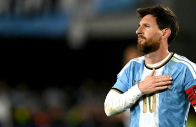 LA DESPEDIDA DE MESSI: MÁS VOCES, EL ALIENTO Y LA TERNURA